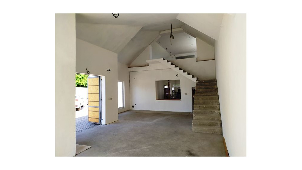 Výrobno-skladový objekt s administratívou na predaj