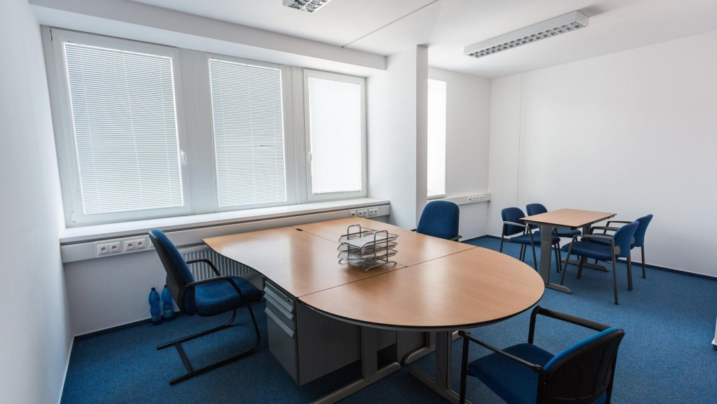 Kancelárske priestory v blízkosti diaľničného obchvatu, letiska a OC AVION TOP