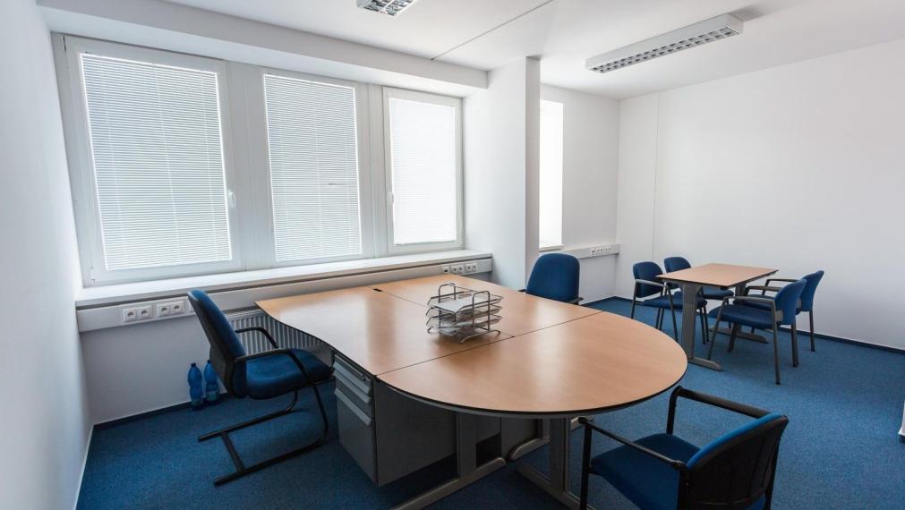 Kancelárske priestory v blízkosti diaľničného obchvatu, letiska a OC AVION TOP