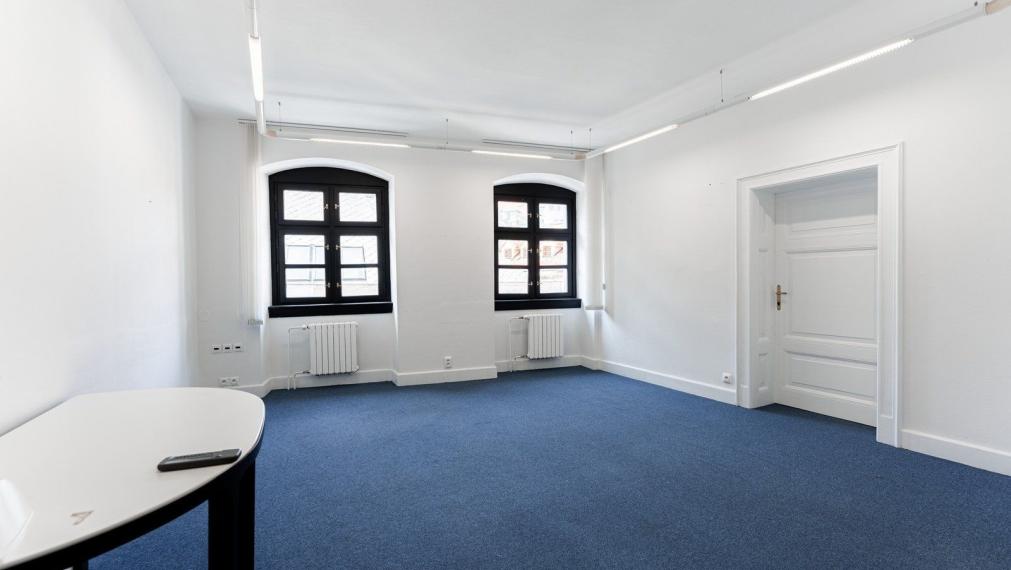 Priestory na pešej zóne v krásnej historickej budove, Michalská ulica-Staré Mesto TOP