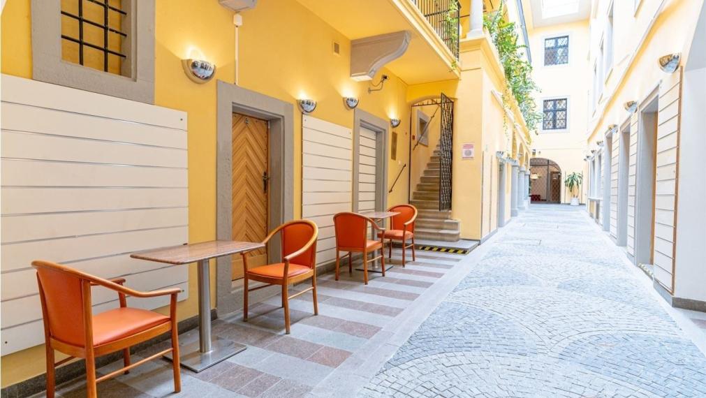 Priestory na pešej zóne v krásnej historickej budove, Michalská ulica-Staré Mesto TOP