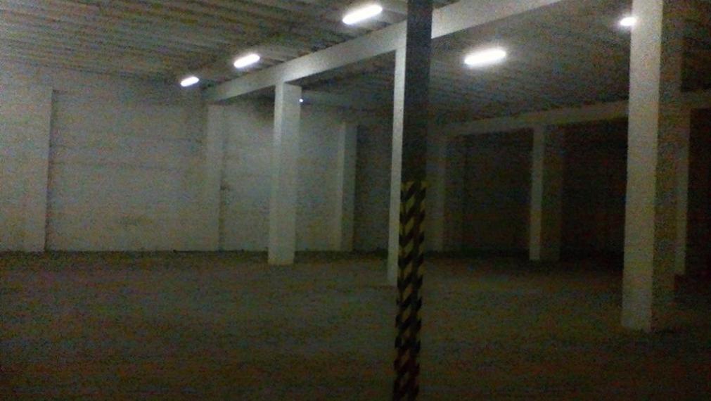 Skladové priestory, Na pántoch, Bratislava III