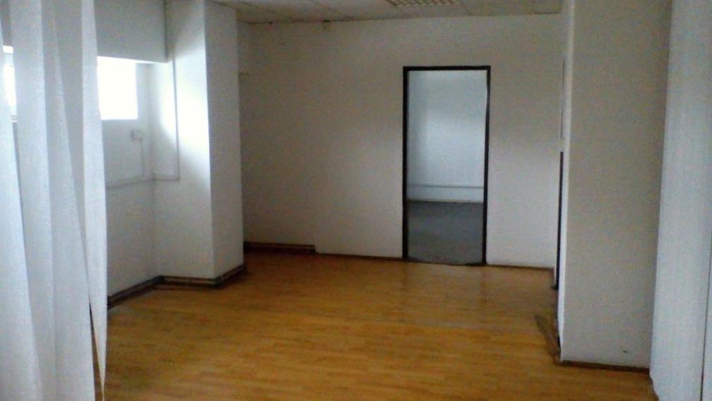 Skladové priestory, Na pántoch, Bratislava III