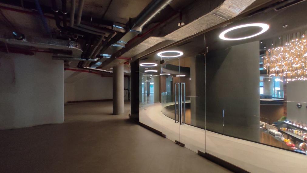 Obchodný priestor v exkluzívnej budove TOWER 5 v tesnej blízkosti štadióna Tehelné Pole, Kalinčiakova, BA3