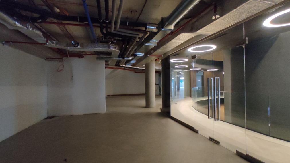 Obchodný priestor v exkluzívnej budove TOWER 5 v tesnej blízkosti štadióna Tehelné Pole, Kalinčiakova, BA3