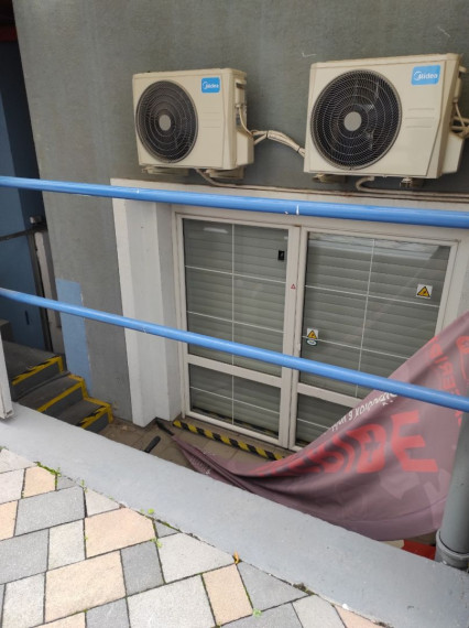 Obchodno-servisno skladový priestor na Račianskej ulici v Novom Meste, 144 m2