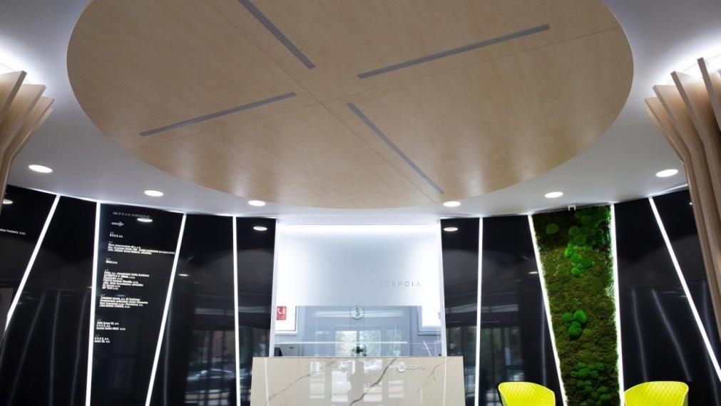 Ucelený, zariadený kancelársky celok, s možnosťou parkovania, 297 m2