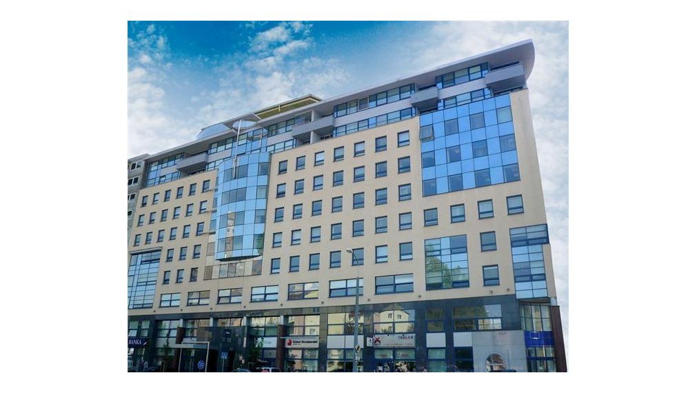 Ucelený, zariadený kancelársky celok, s možnosťou parkovania, 297 m2