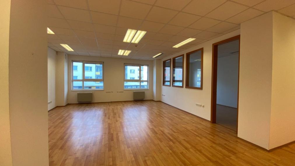 Rekonštruované kancelárske priestory na prenájom - ul. Údernícka, Bratislava V