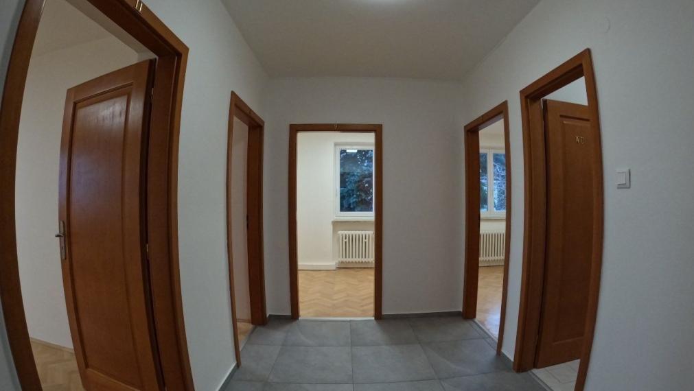 Administratívna budova na prenájom - Kráľovské údolie, Bratislava I REZERVOVANÉ