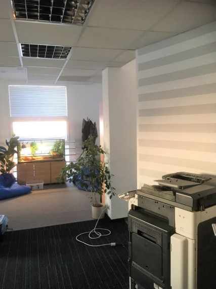 Uzavretý celok kancelárii v zrekonštruovanej budove, Miletičova, BAII