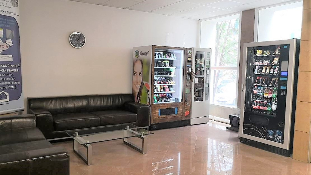 Uzavretý celok kancelárii v zrekonštruovanej budove, Miletičova, BAII