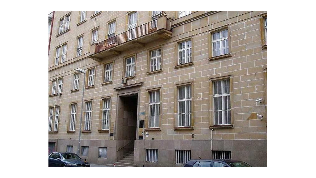 Kancelársky celok v historickej budove centre Bratislavy na Grossligovej ulici, aj s parkovaním