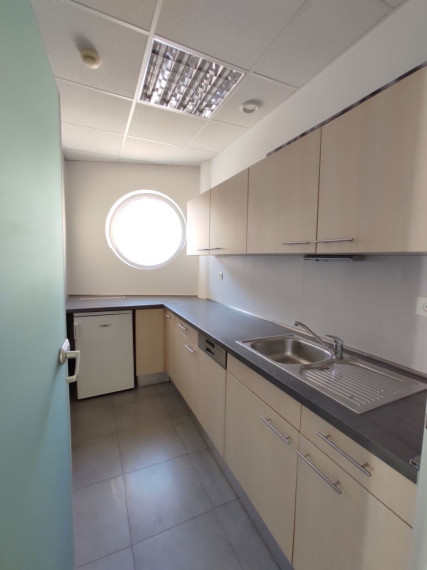 Moderné administratívne priestory s terasou - Palisády, 250 m2