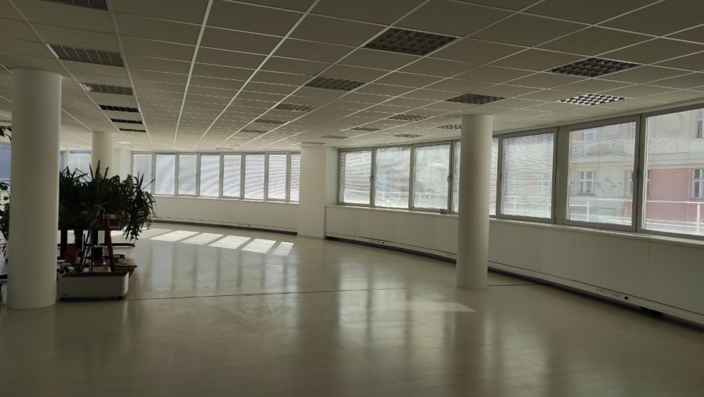Moderné administratívne priestory s terasou - Palisády, 250 m2