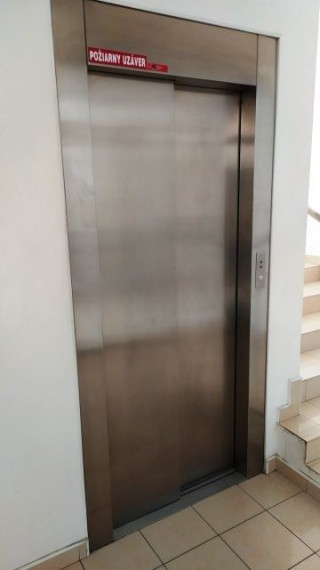 Kancelársky priestor 3x 18,5m² v Ružinove