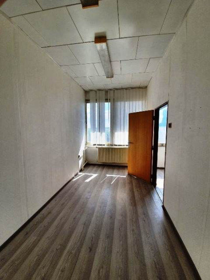 Na prenájom kancelársky priestor na Nádražnej ulici v Ivanke pri Dunaji, 71,2m2