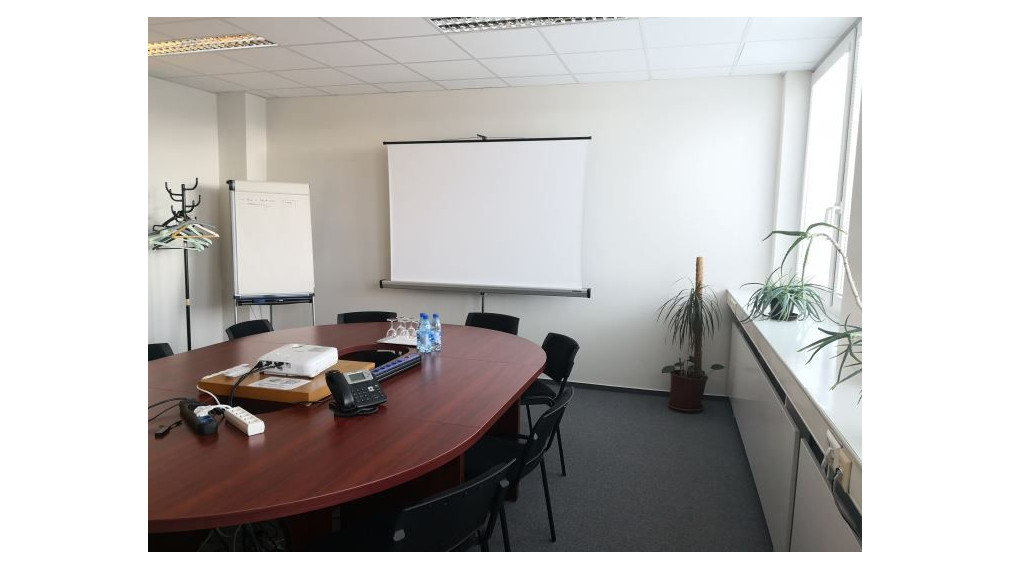 Reprezentatívne kancelárie s výhľadom na jazero, 245 m2