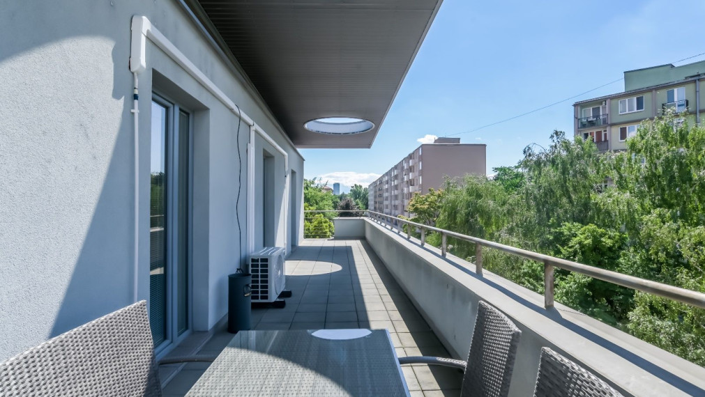 Reprezentatívna polyfunkčná budova so skladom a parkovaním v atraktívnej lokalite, Bratislava - Nové Mesto