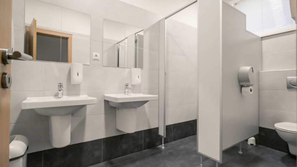 Reprezentatívna polyfunkčná budova so skladom a parkovaním v atraktívnej lokalite, Bratislava - Nové Mesto