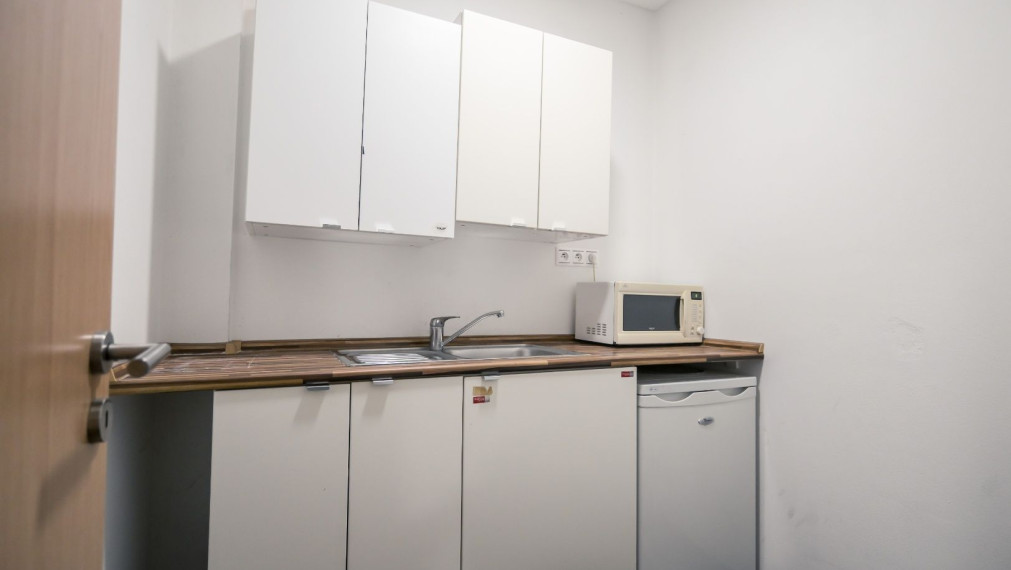 Reprezentatívna polyfunkčná budova so skladom a parkovaním v atraktívnej lokalite, Bratislava - Nové Mesto