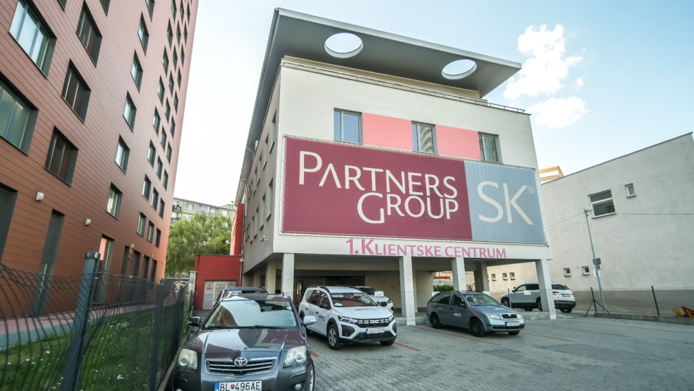 Reprezentatívna polyfunkčná budova so skladom a parkovaním v atraktívnej lokalite, Bratislava - Nové Mesto