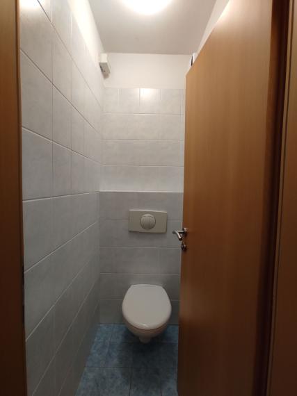 Celok 2 kancelárií so zázemím + 2x PARKING, v blízkosti Polusu, 51,50 m² + 4,2m² LOGGIA