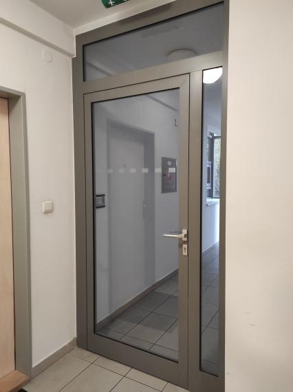 Celok 2 kancelárií so zázemím + 2x PARKING, v blízkosti Polusu, 51,50 m² + 4,2m² LOGGIA