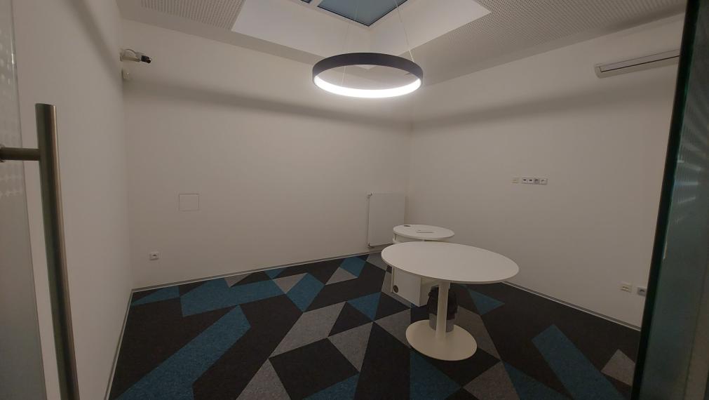 Obchodný priestor 250m2 s možnosťou rozšírenia na 350m2, Obchodná-Staré Mesto