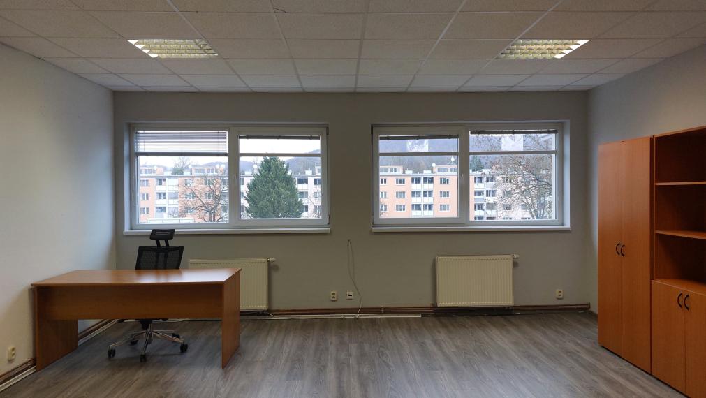 Kancelária na prenájom - Sihoť II, Trenčín