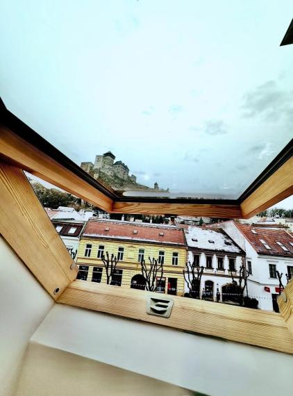 Na prenájom exkluzívne novo-zrekonštruované klimatizované administratívne priestory v Centre Trenčína