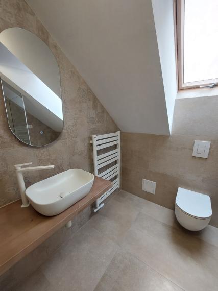 Novo-zrekonštruované klimatizované administratívne priestory na prenájom