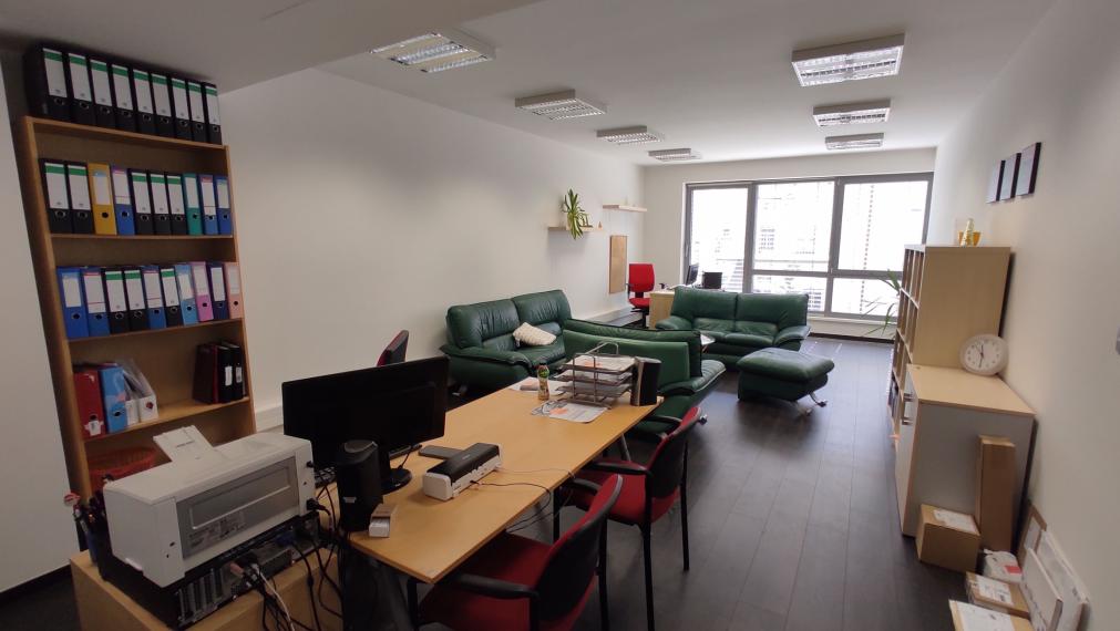 Celok 2 kancelárií 64m2 s vlastným zázemím v centre na Dunajskej ulici - Staré Mesto