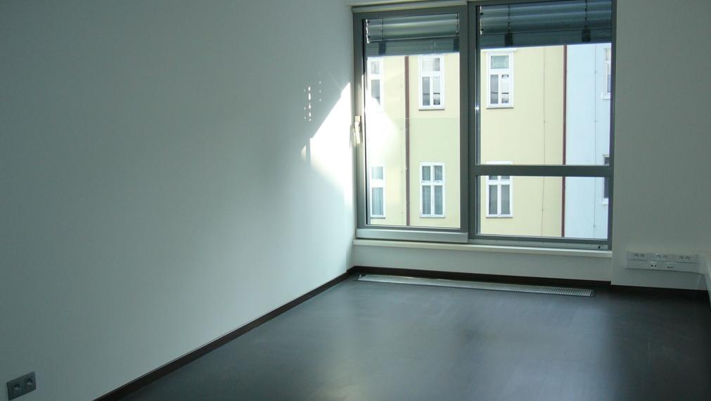 Celok 2 kancelárií 64m2 s vlastným zázemím v centre na Dunajskej ulici - Staré Mesto