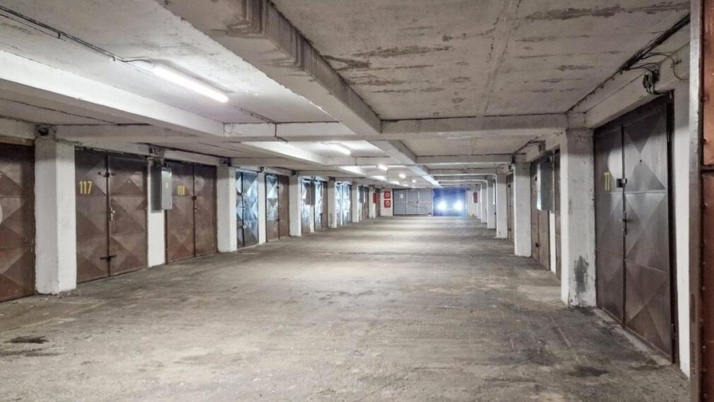 Na predaj garáž v garážovom dome - Bratislava V 