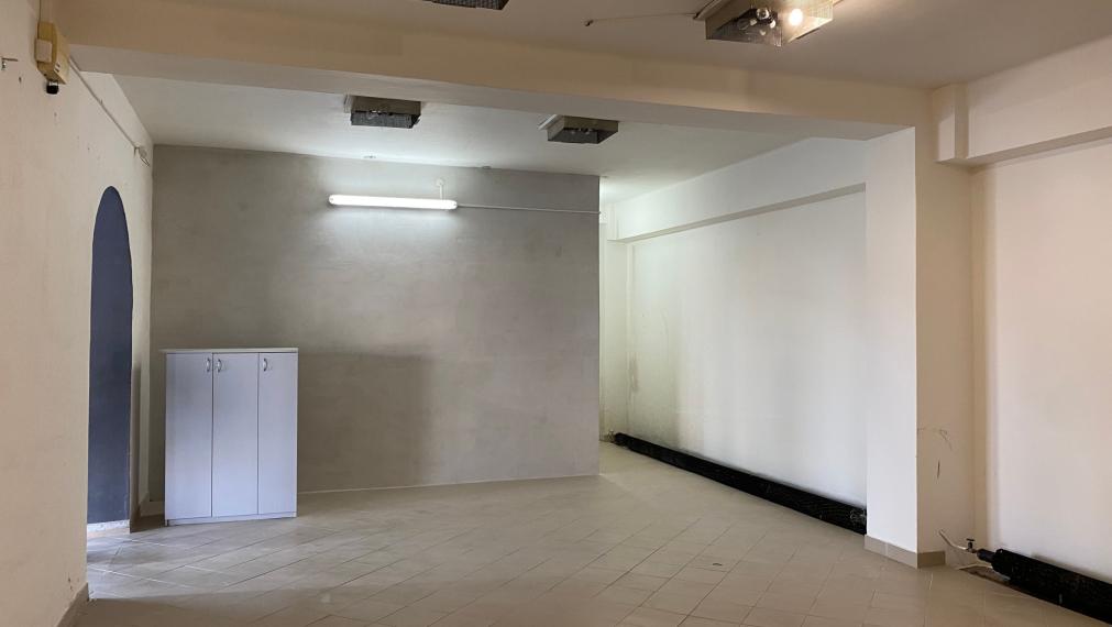 Na prenájom obchodné priestory s výmerou 207,14 m², Trenčín - Za mostami