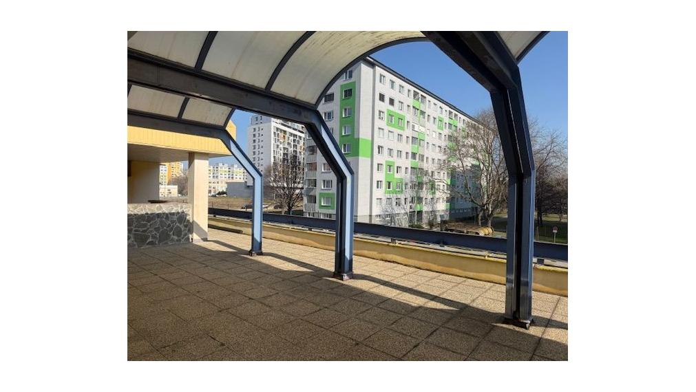 Veľkorysý komerčný priestor na prenájom v Bratislave V 