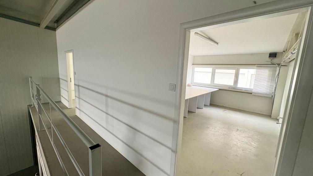 Na prenájom moderný skladový priestor v polyfunkčnom areáli na Starej Vajnorskej ulici