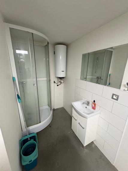 Na prenájom moderný skladový priestor v polyfunkčnom areáli na Starej Vajnorskej ulici