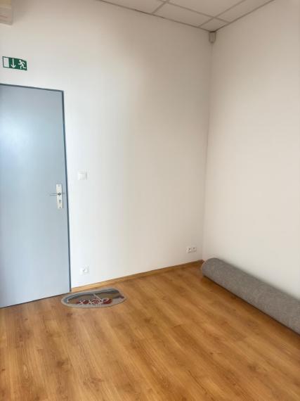 Na prenájom kancelársky priestor s výmerou 23,4 m² - Bratislava V