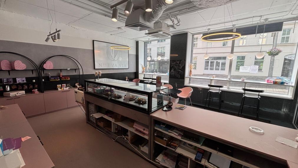 Obchodný/gastro priestor na prenájom, Obchodná/Hurbanovo Námestie, Bratislava-Staré Mesto