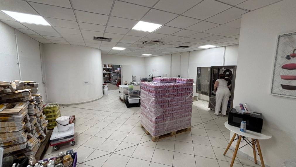 Obchodný/gastro priestor na prenájom, Obchodná/Hurbanovo Námestie, Bratislava-Staré Mesto