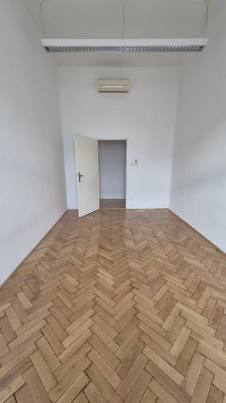 Na prenájom kancelárske priestory - ul. Michalská, Bratislava I 