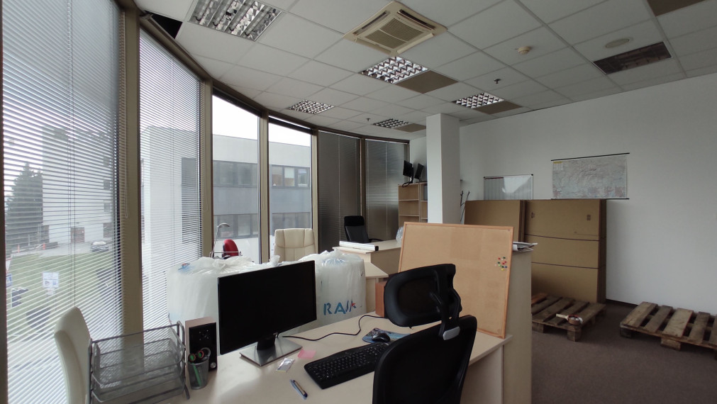 Lukratívny svetlý priestor s preskleným výkladom, Vienna Gate, Kopčianska-Petržalka