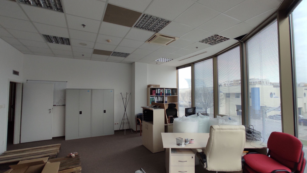 Lukratívny svetlý priestor s preskleným výkladom, Vienna Gate, Kopčianska-Petržalka