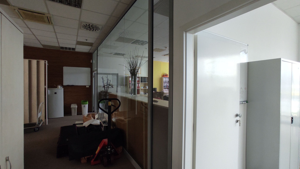 Lukratívny svetlý priestor s preskleným výkladom, Vienna Gate, Kopčianska-Petržalka