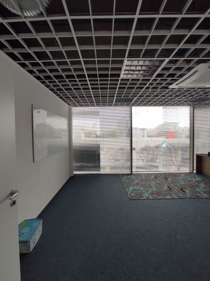 Reprezentatívny priestor 232,96m2 s presklenými výkladmi, Vienna Gate, Kopčianska-Petržalka