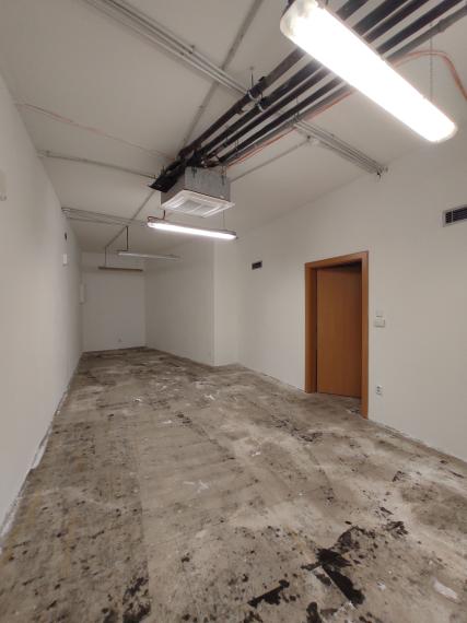 Obchodno-administratívny priestor 96,38m2 s výkladom do átria objektu, Vienna Gate, Kopčianska-Petržalka