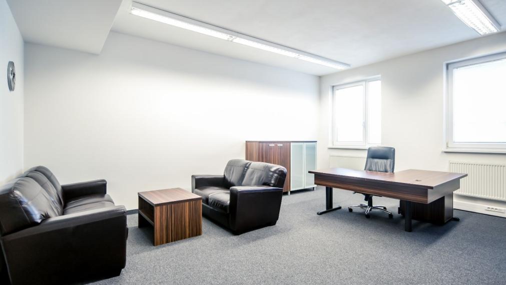 Reprezentatívna polyfunkčná budova so skladom a parkovaním v atraktívnej lokalite, Bratislava - Nové Mesto