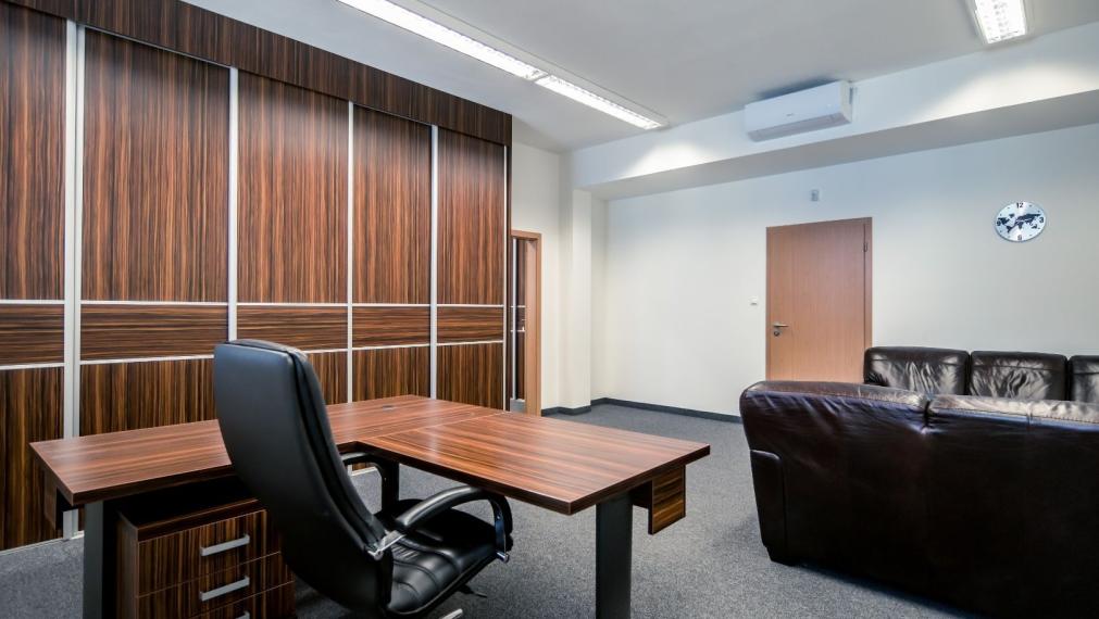 Reprezentatívna polyfunkčná budova so skladom a parkovaním v atraktívnej lokalite, Bratislava - Nové Mesto